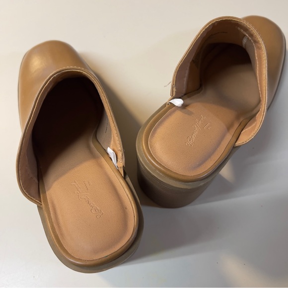 Universal Thread Tan Mules - Picture 5 of 13
